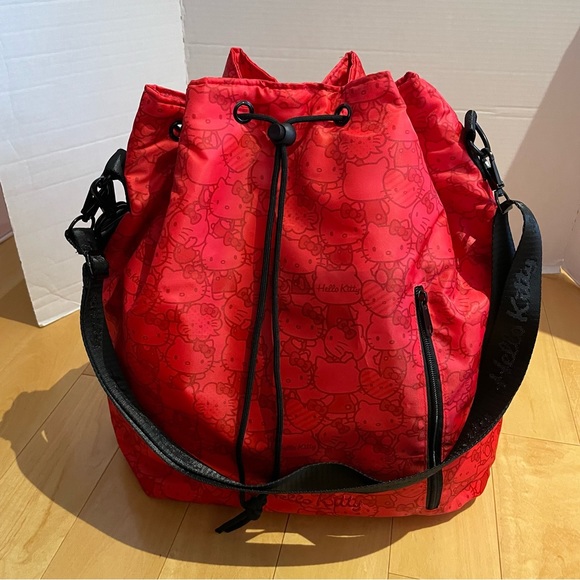 NWOT hello kitty pose pattern shoulder tote in red - Picture 5 of 6
